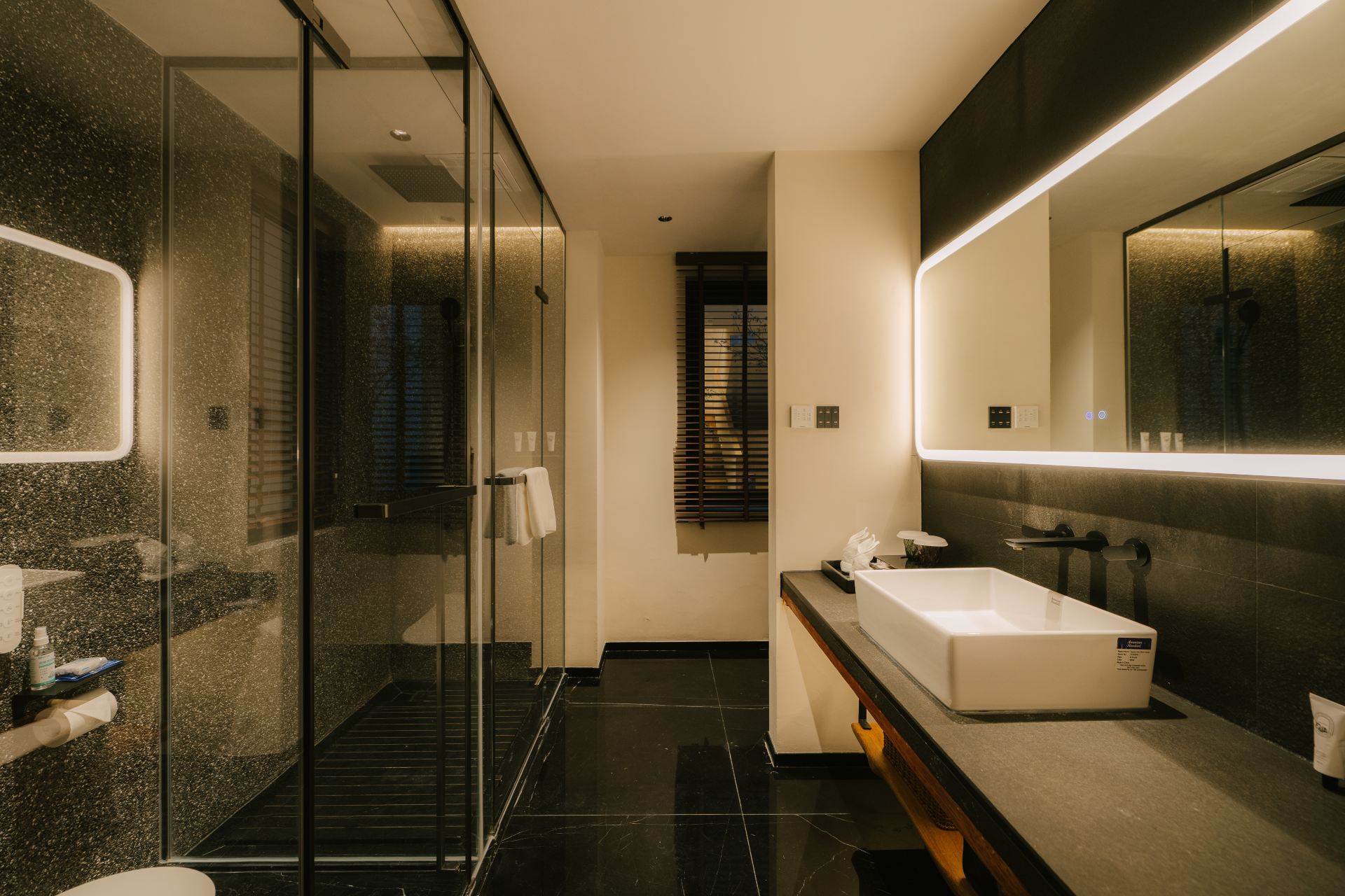 Featured Room - Mountain-View (Double Bed) (Balcony.)