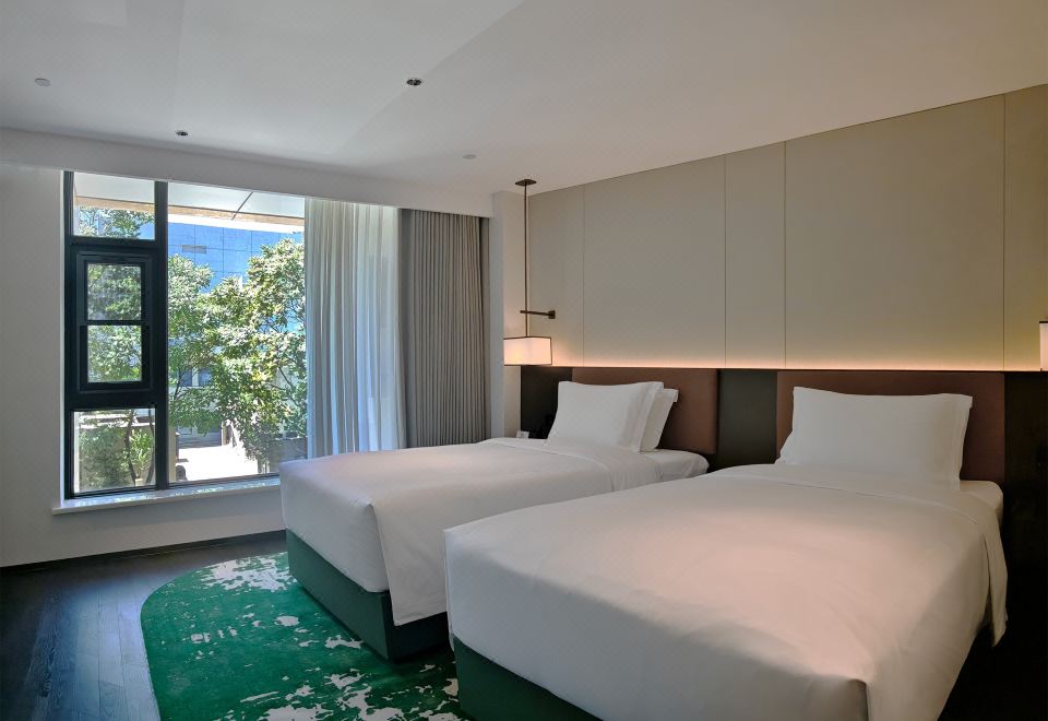 Beijing Oriental Mao HotelElegant 2-bed Room