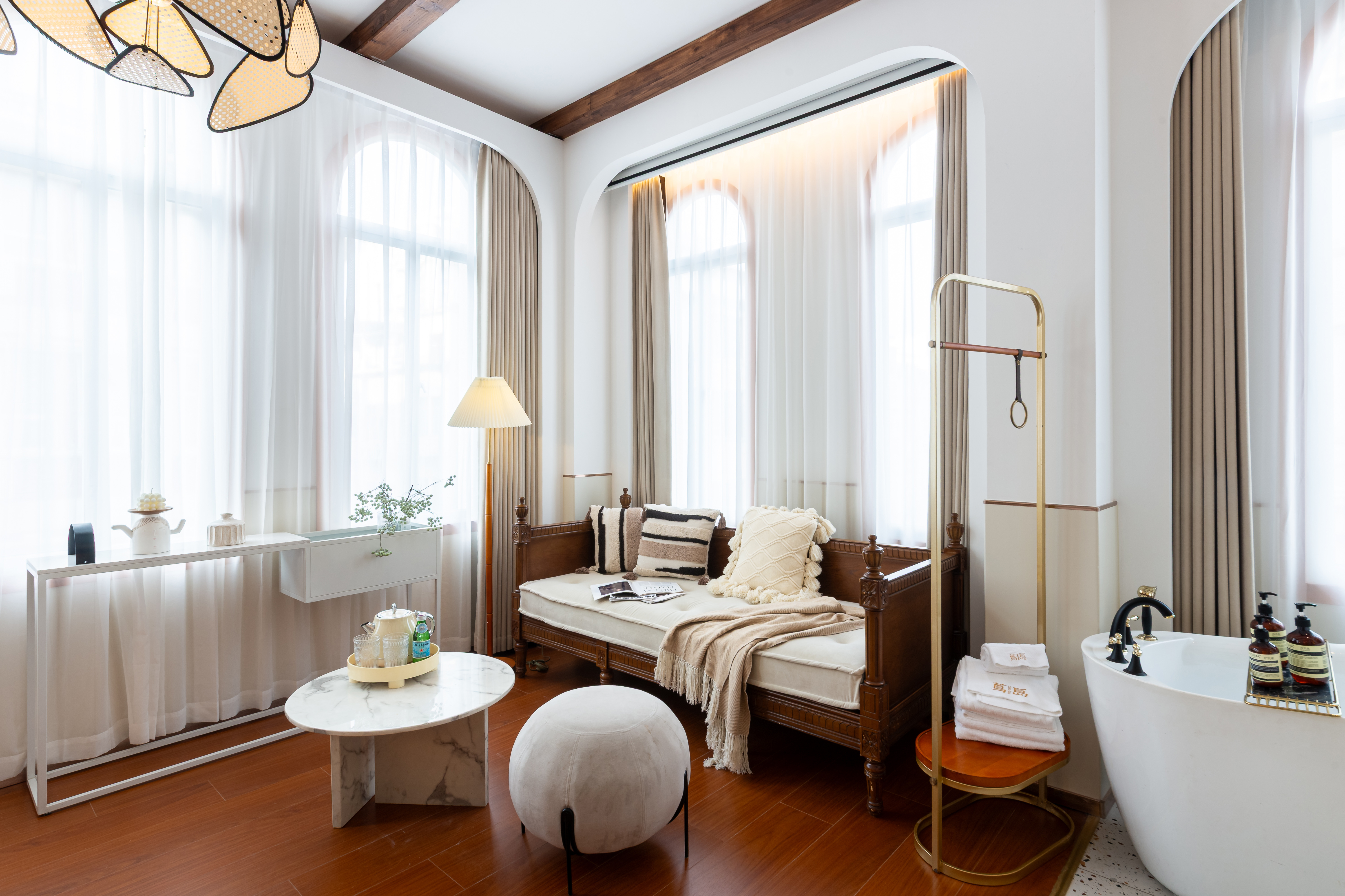 左岸·波西米亚大床房（巨幕投影+浴缸+中山路骑楼景）