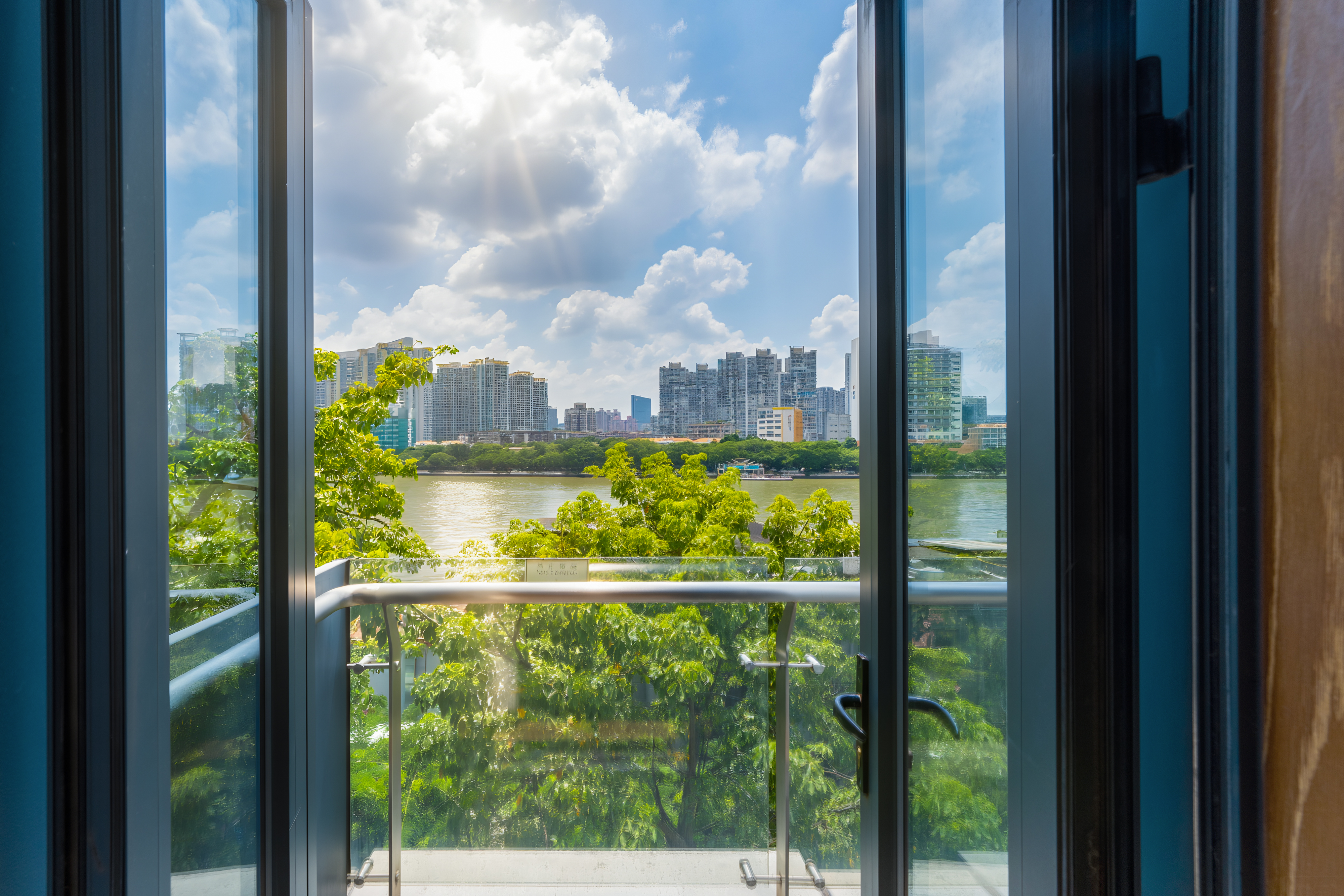 水舞·江景阳台套房（180°江景观景阳台+高奢洗护品）