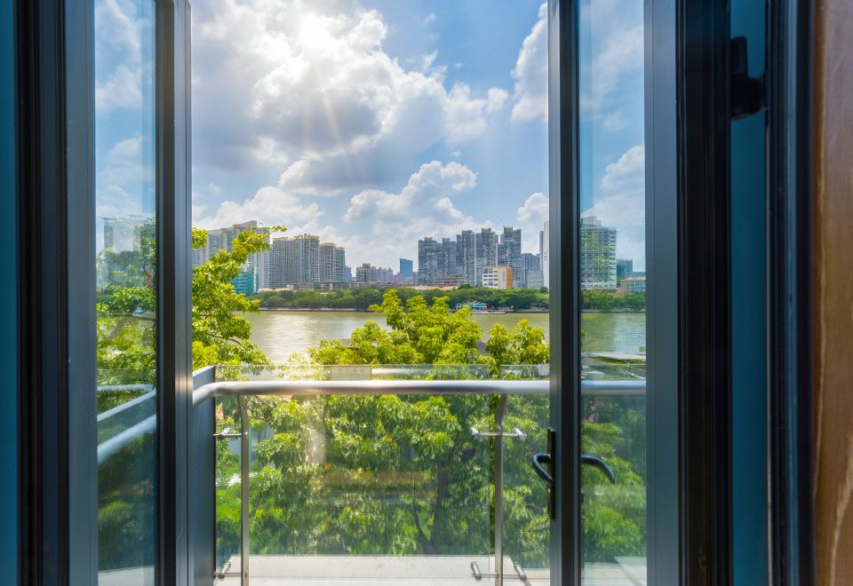 水舞·江景阳台套房（180°江景观景阳台+高奢洗护品）