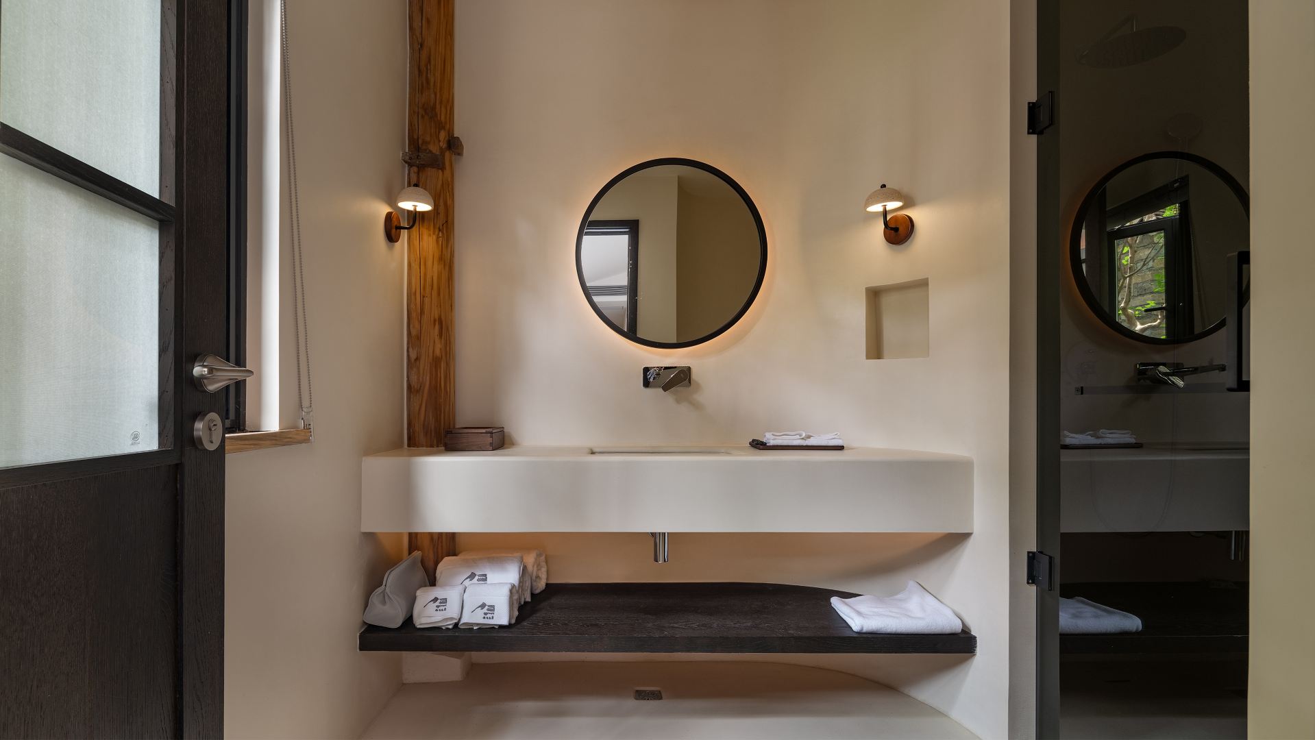 Elegant Courtyard View Twin Beds Room