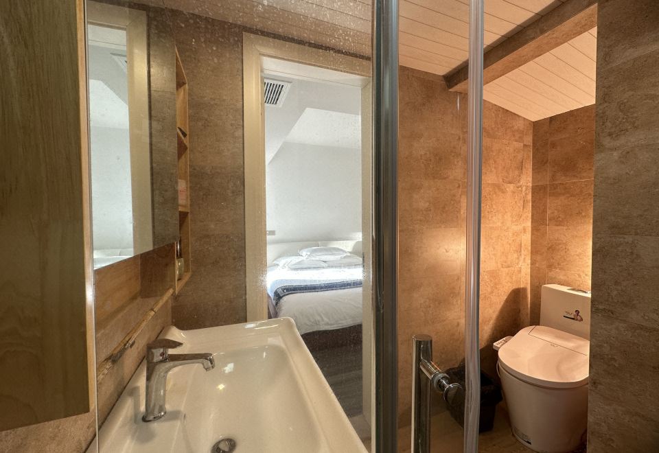Deluxe Loft Suite