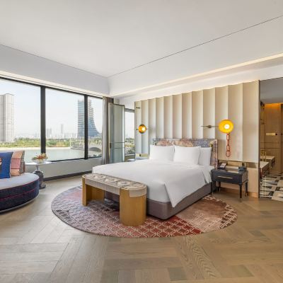 豪華精品湖景大床房【自然與設計的詩意對話】 廈門海滄英迪格飯店優惠