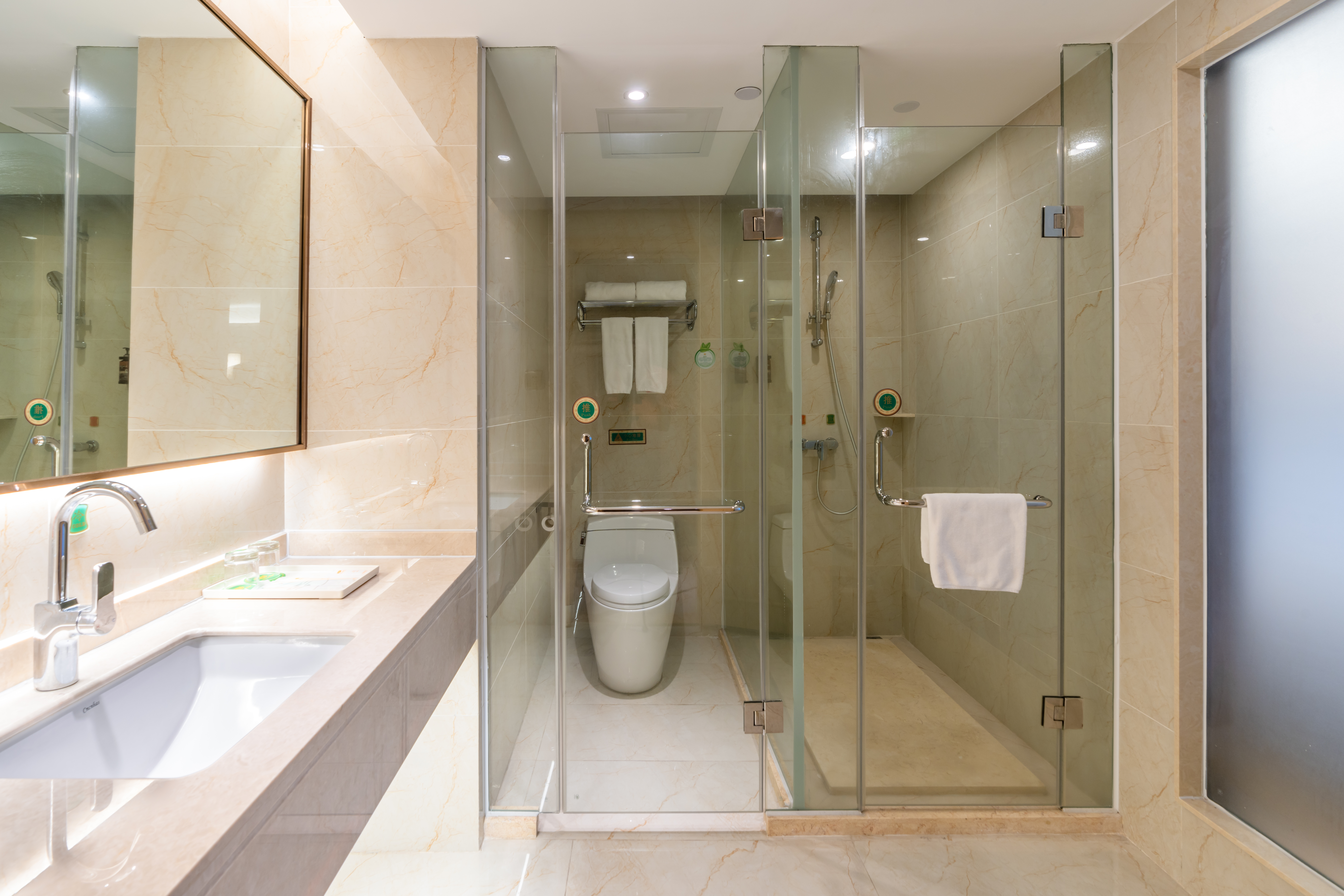 高级大床（助眠床品+冷暖空调）