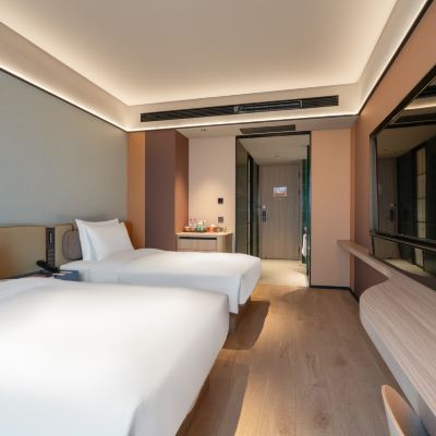 觀景雙床房[電視投屏+淋浴頂噴+迷你冰箱+智能馬桶] 桔子飯店（成都天府國際機場店）優惠