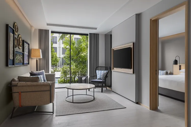 ห้องสวีท 1 ห้องนอน ติดสระว่ายน้ำ เตียงคิง