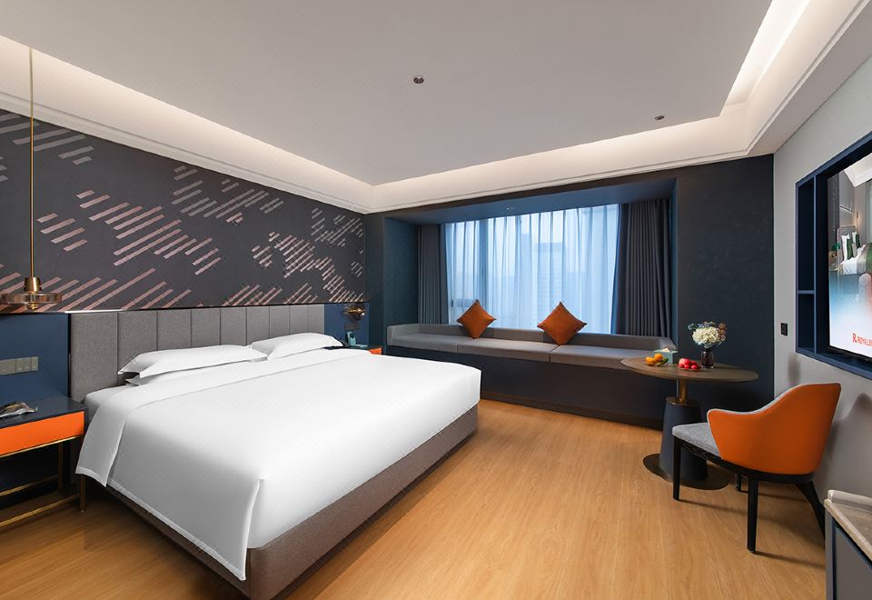 一米阳光大床房（超大飘窗+榻榻米+采光好+智能马桶）