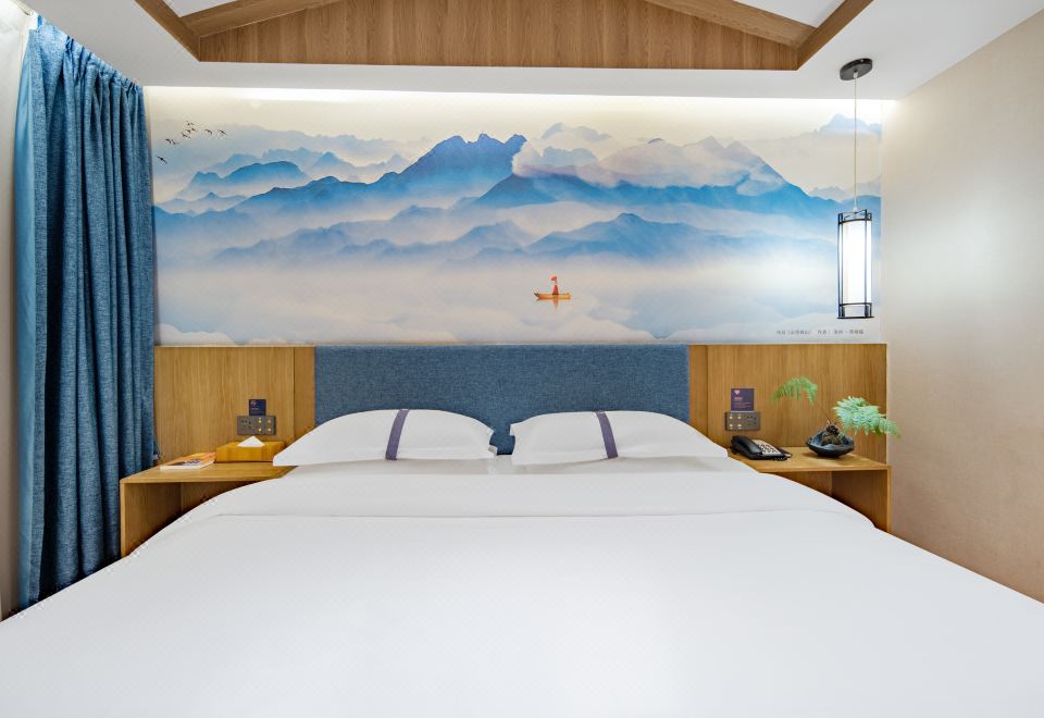 高級大床房（零壓床墊+智能客控）