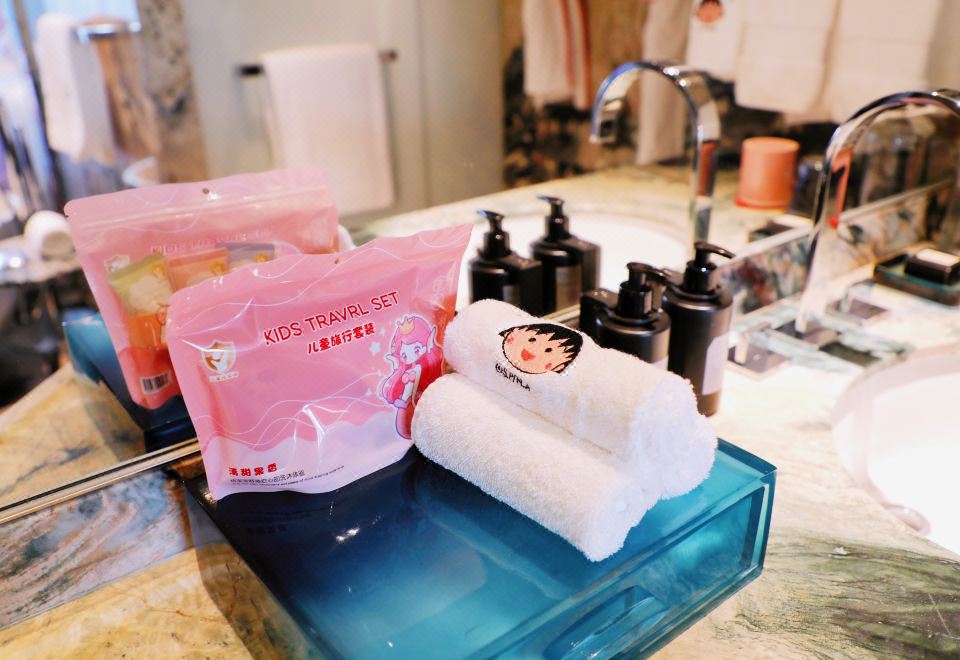 樱桃小丸子亲子主题双床房