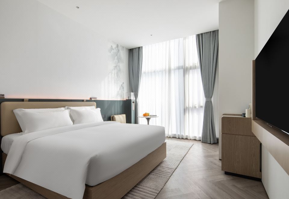 城景雅致大床房（高空景觀+Mini吧+智能語音+美粧鏡）