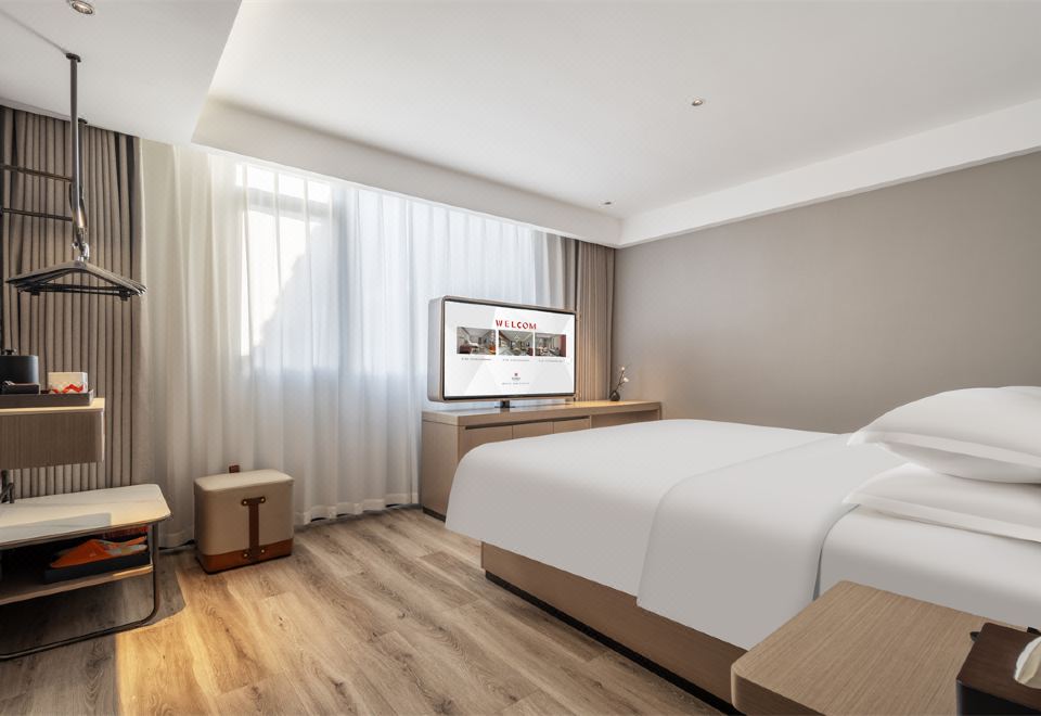 標準大床房〔智能客控+智能投屏+零壓床墊〕