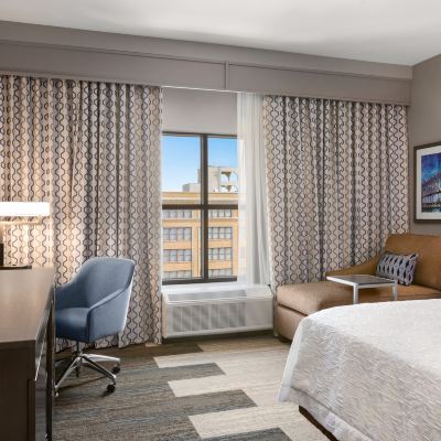 King Room Hampton Inn & Suites Kansas City Downtown Crossroads Promo Code