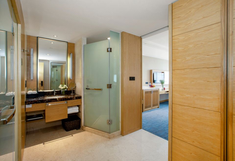 行政大床房（深睡安眠+静音玻璃+隔音门+高楼层）