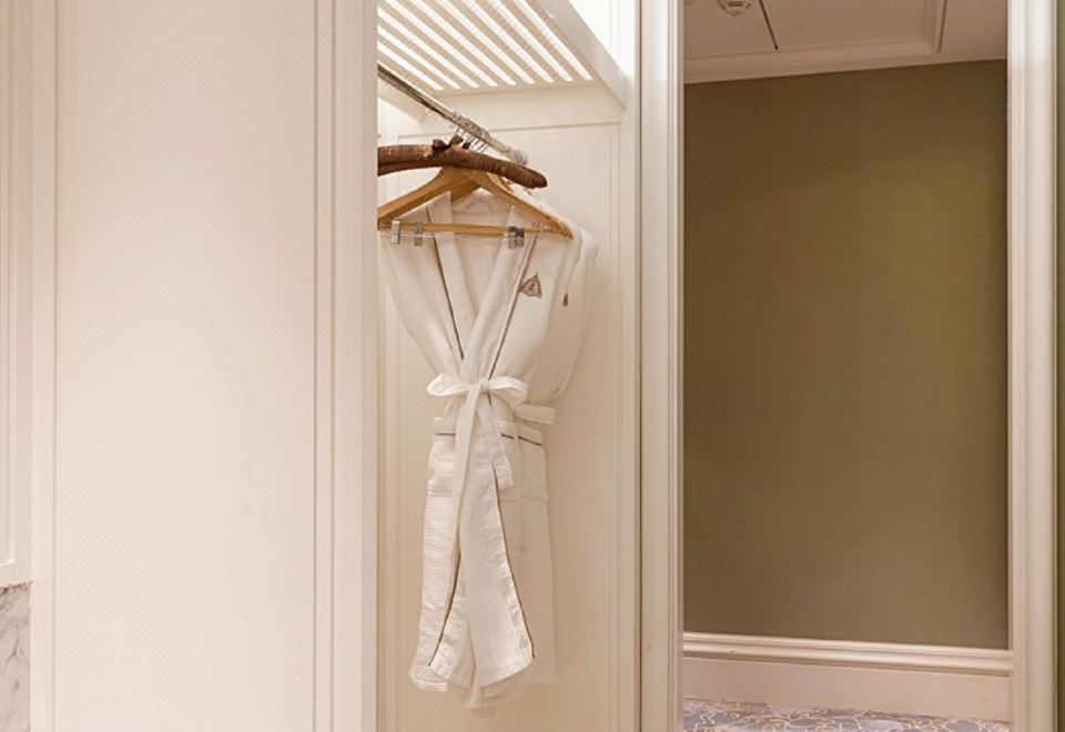 行政商务海景套房