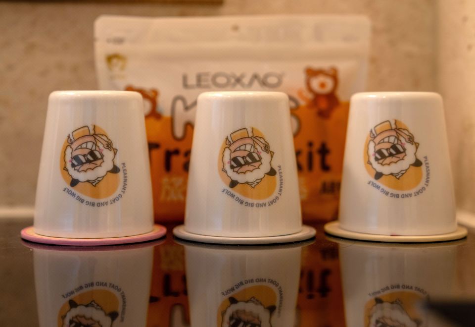 Beijing Xinjiang PlazaPleasant Goat And Big Big Wolf Theme Double Bed Room