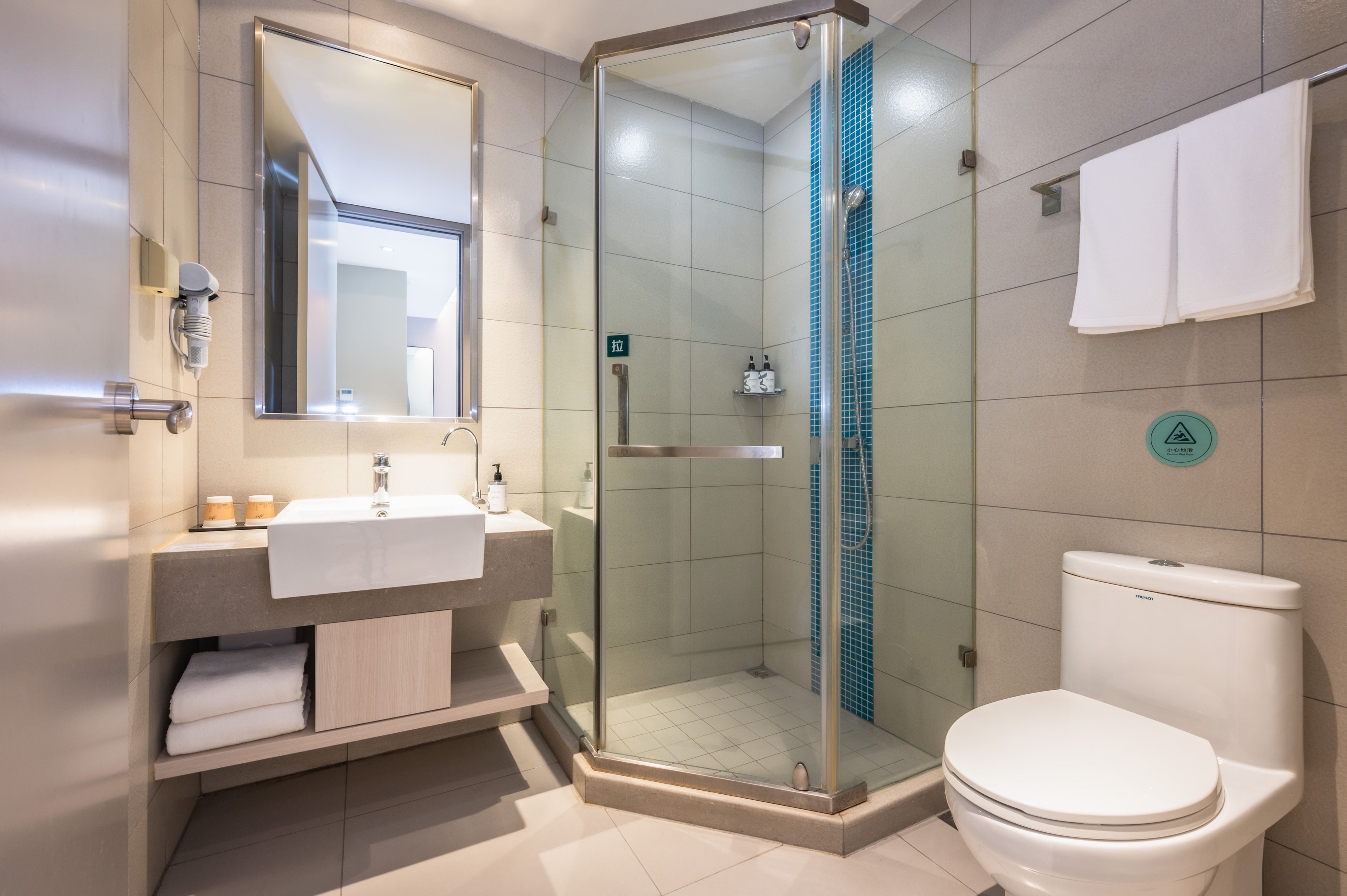 商务大床房（房间地暖）