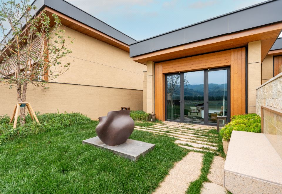 1 King 1 Bedroom Suite Terrace Access