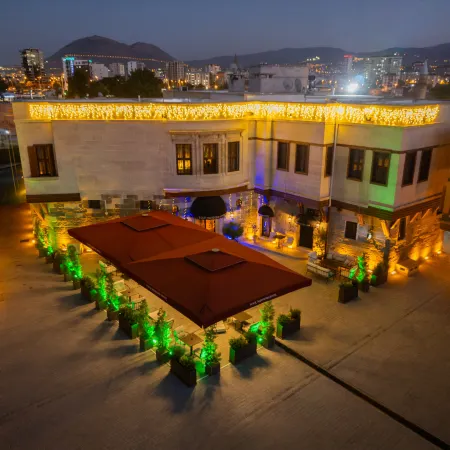 Four Mansions Hotel