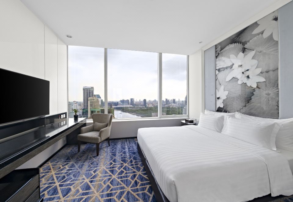 Grande Centre Point Hotel Terminal 21Executive Suite Quadruple Room