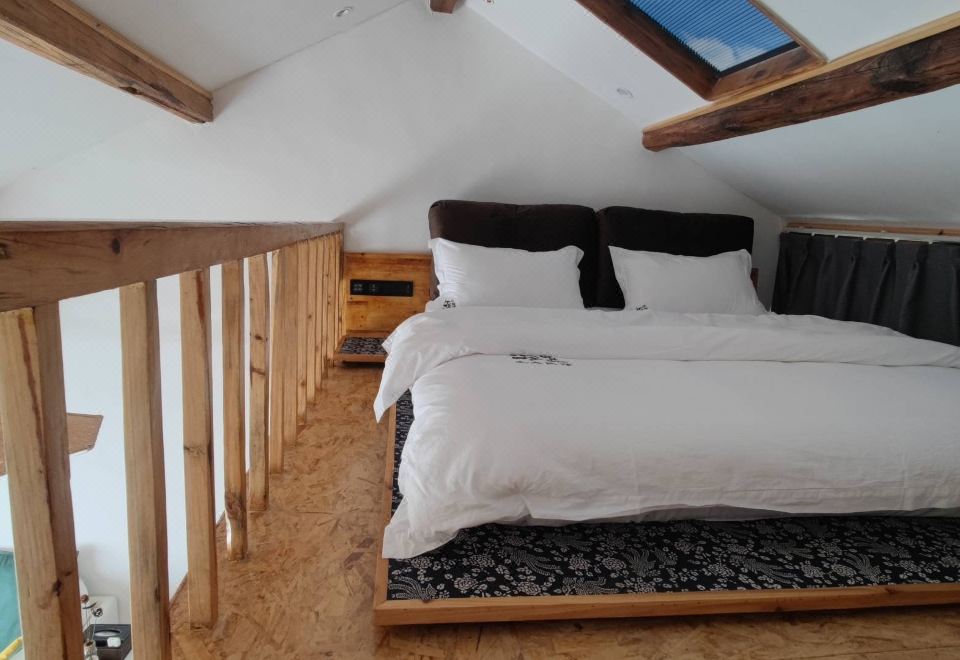 Kunming Ximeng Ayu Sheye Homestay (Changshui International Airport Branch)Compound Dai House