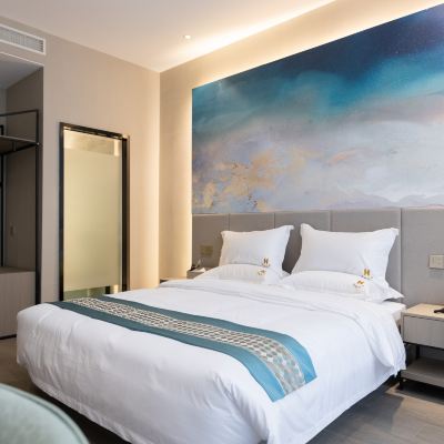 舒適大床房 海邸優舍精品飯店（青島五四廣場奧帆中心店）優惠