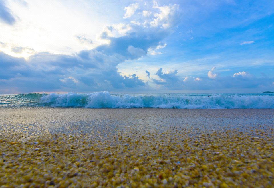 Twin Moon Bay Xianghai Hot Spring Holiday HotelDeluxe Queen Room