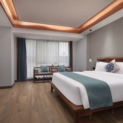 雲縵雅緻大床房（高空城景&全景落地窗&中式美學） 華雅·雲縵飯店（岳陽樓區火車站店）優惠