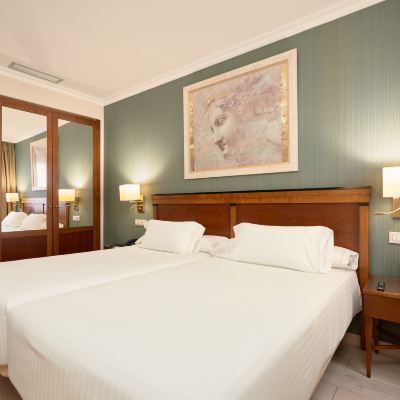 Classic Room Hotel Bécquer Promo Code