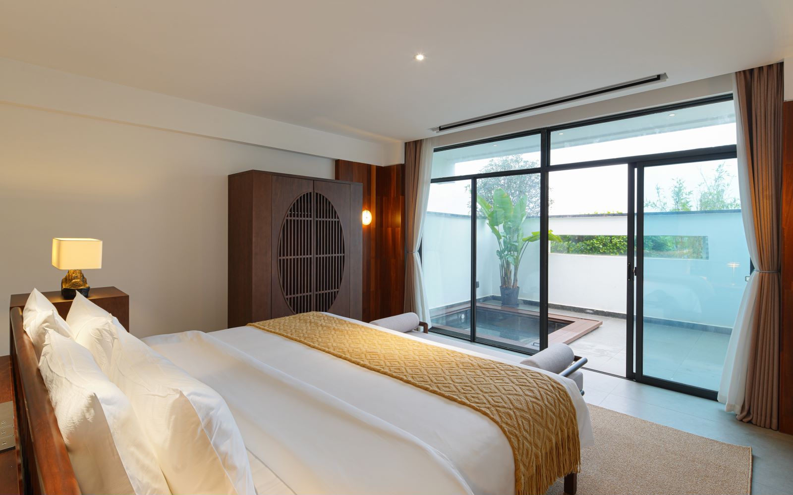 Qi Yu VR Featured Private Hot Spring Scenic View Room (Cinema + Games)