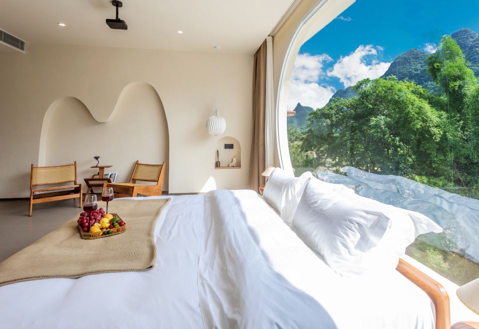 原野·长空·山水景观浴缸豪华大床房