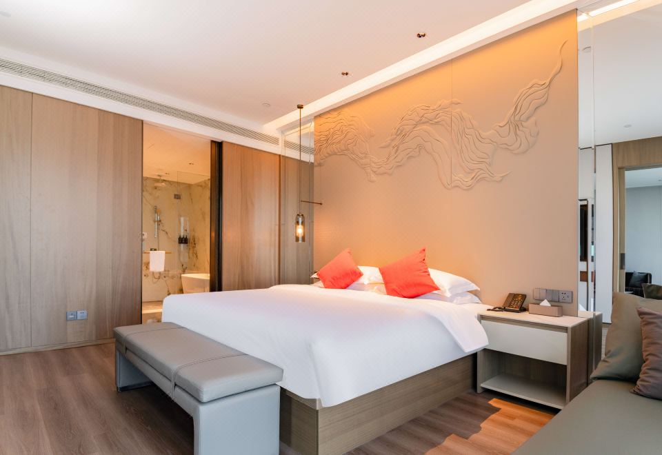 Executive Suite With Lake View