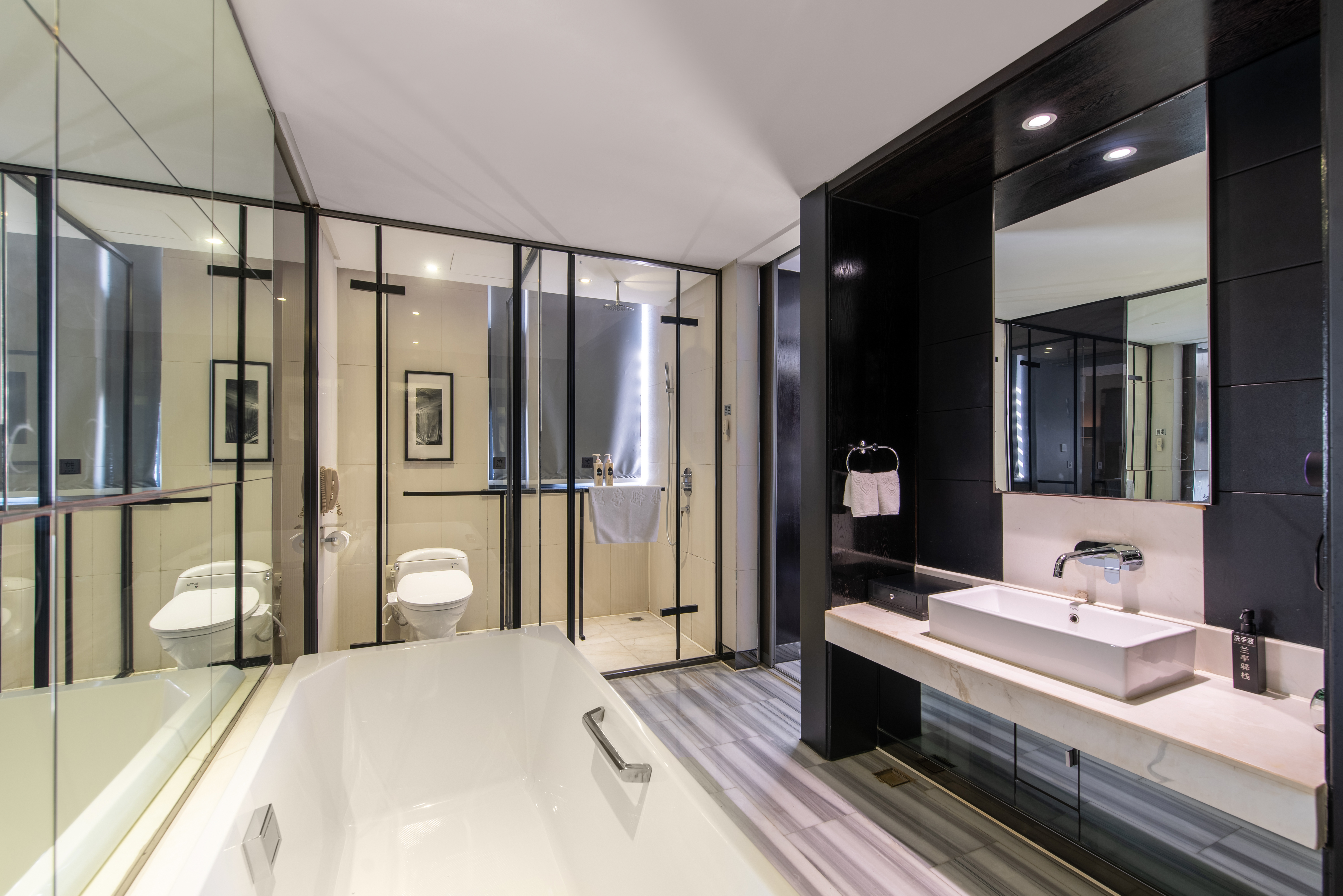 A型大床房【双重隔音深睡+小度智能客控+放松浴缸】