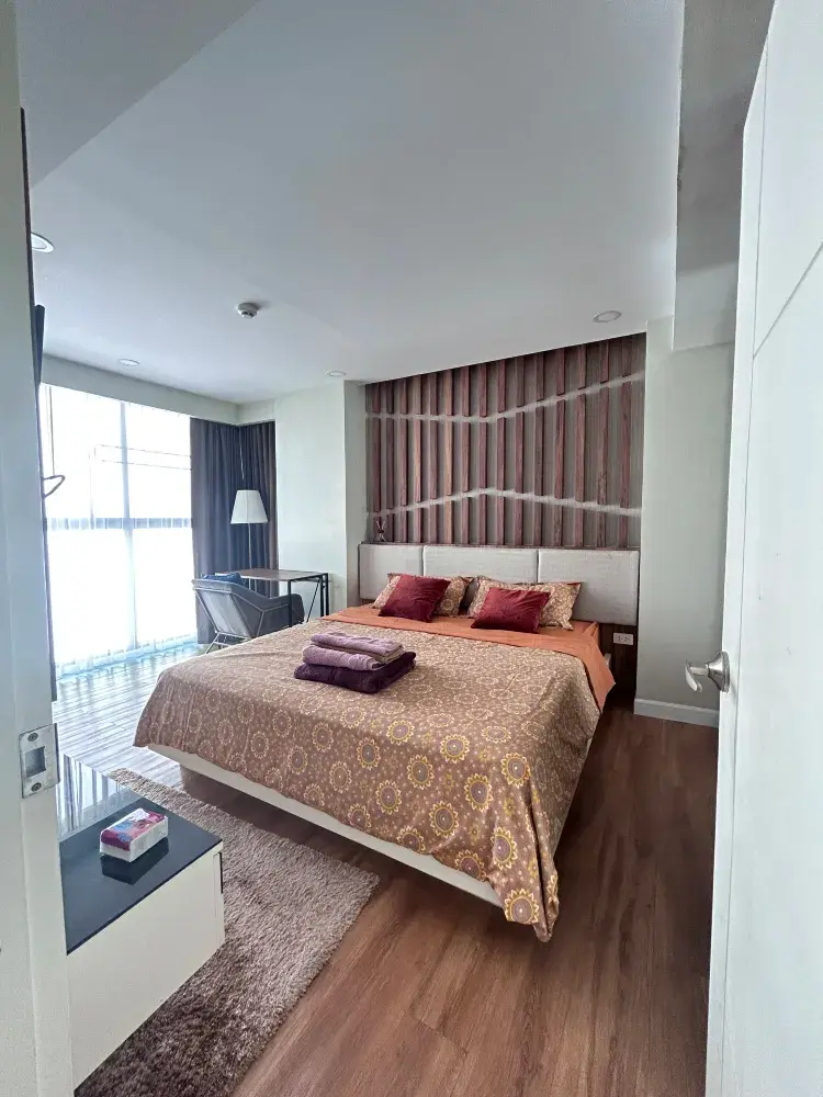 Cozy 2-bedroom And 1-living Room Suite