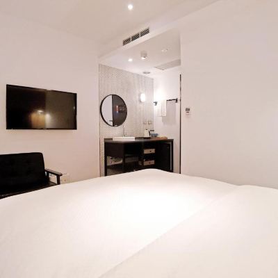 標準雙人房 河堤漫旅-高雄站前館優惠