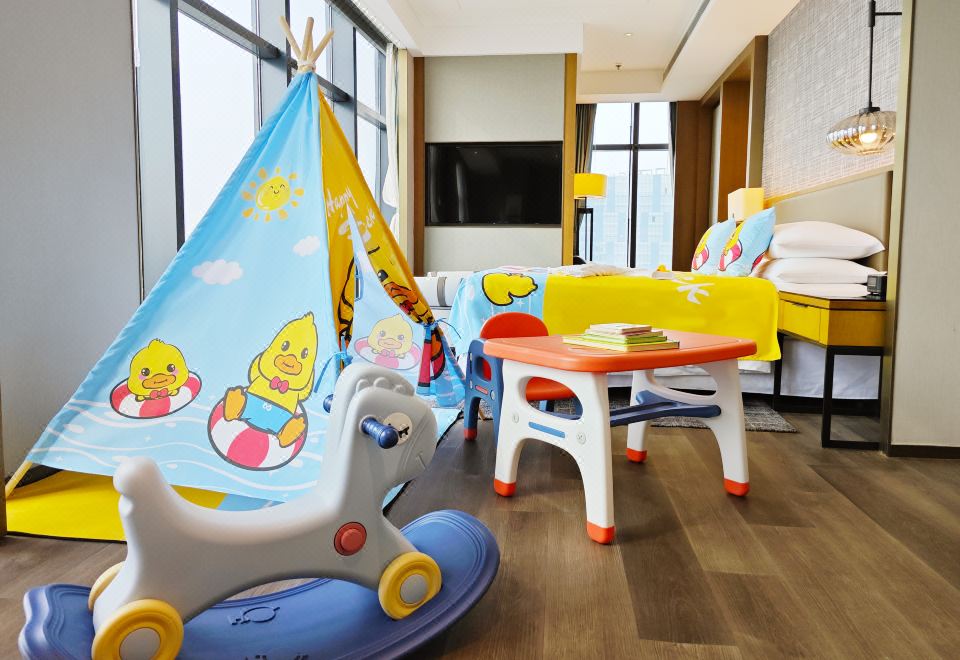 Sheraton Hotel KaifengStudio Children's Themed Suite