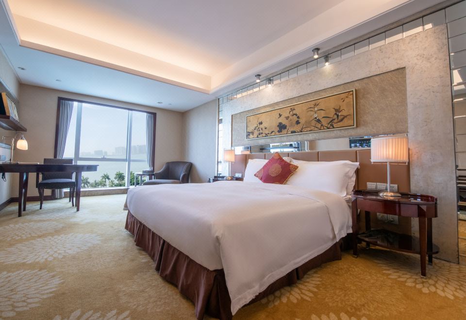 观海豪华海景大床房