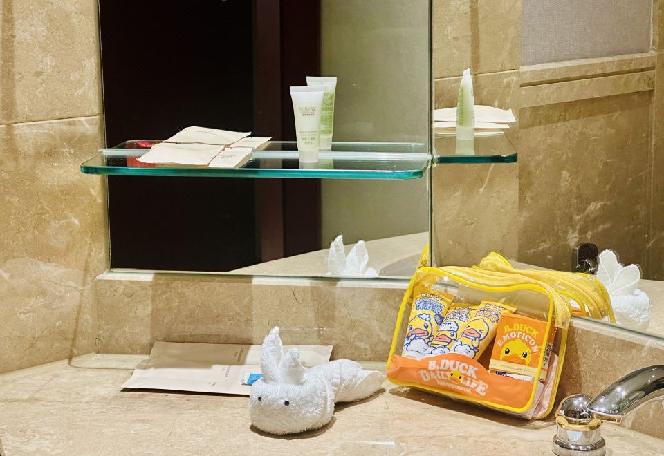 小黄鸭亲子大床房