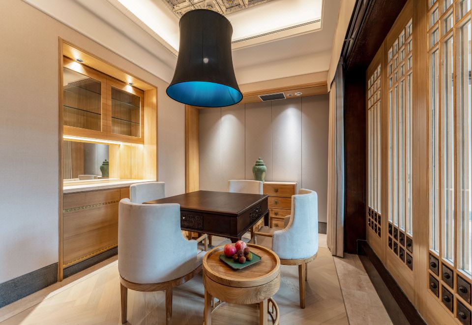 尊荣大床麻将套房（室内私汤）