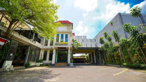 Tripletree Novon Family Hotel