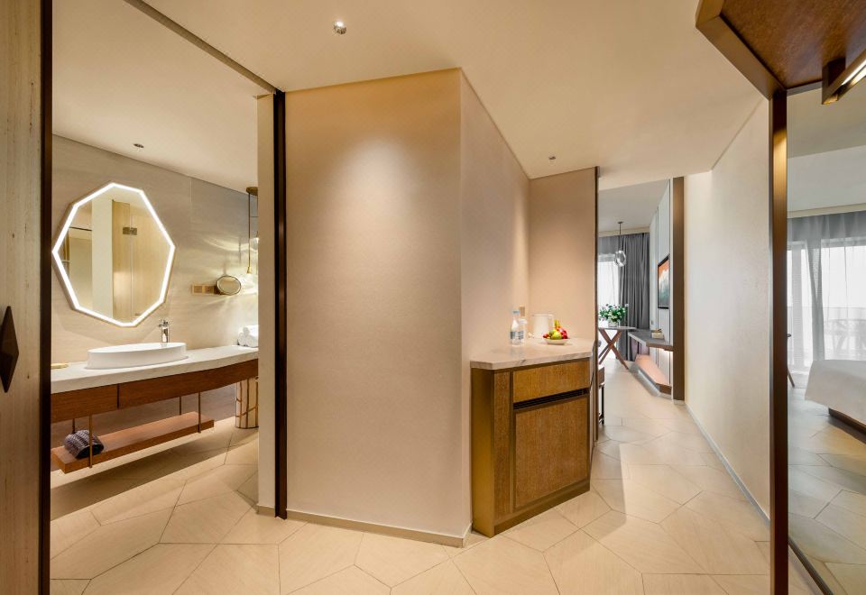 輕奢正海景大床房