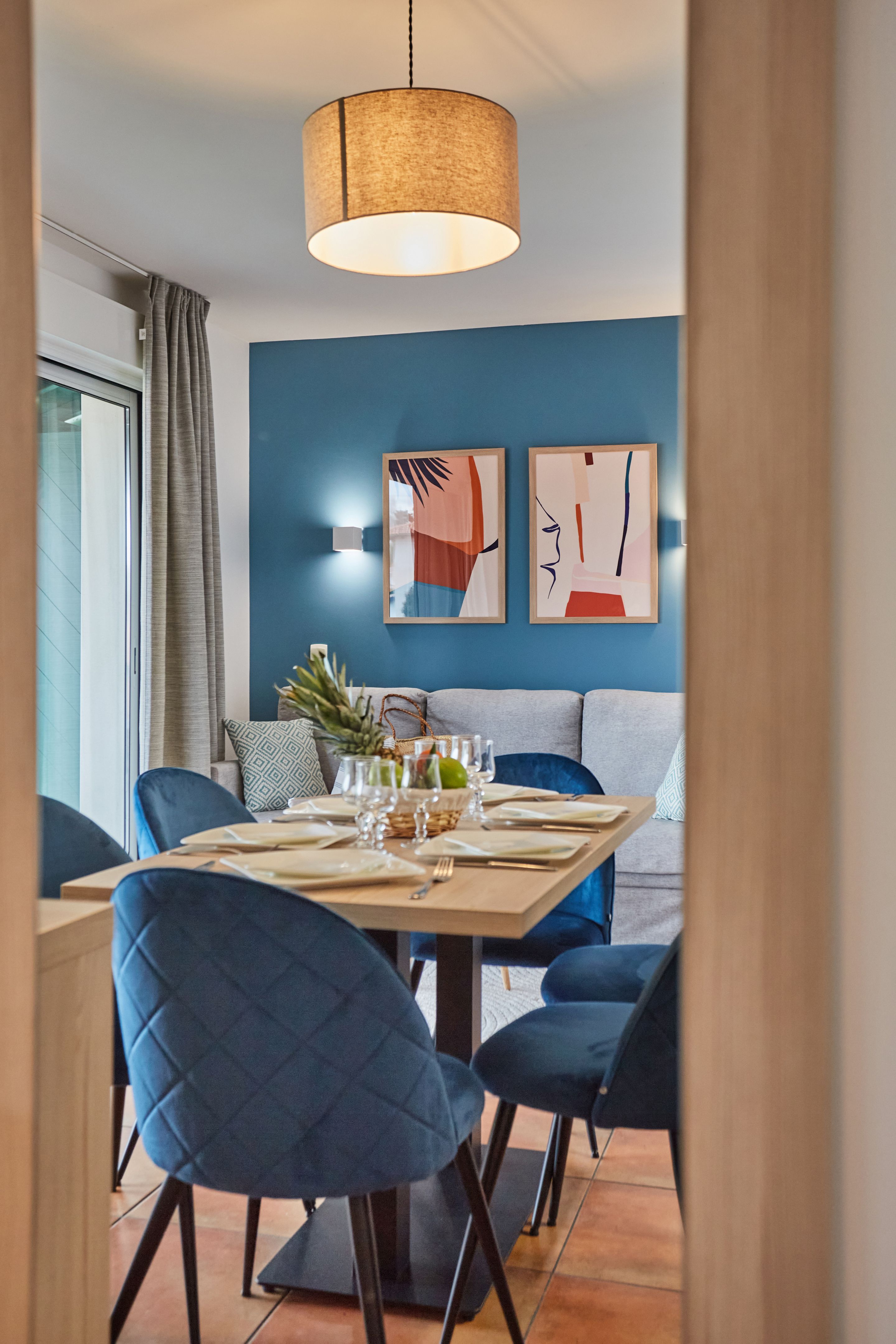 两到三房六人公园侧