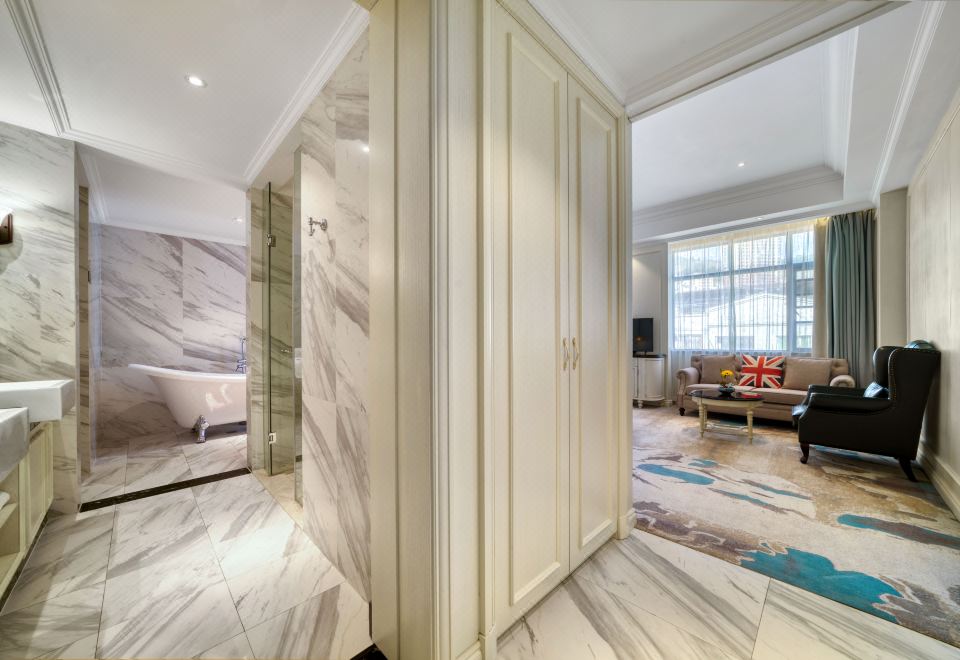 New World HotelLuxury Executive King Room