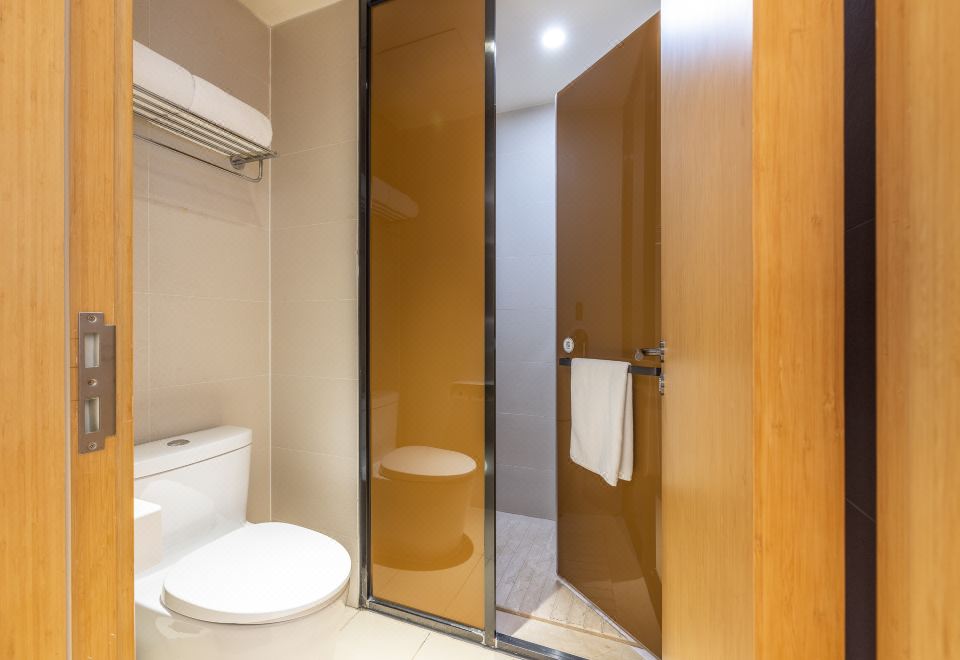 高级大床房（金可儿床垫+拾趣茶具+商务办公桌）