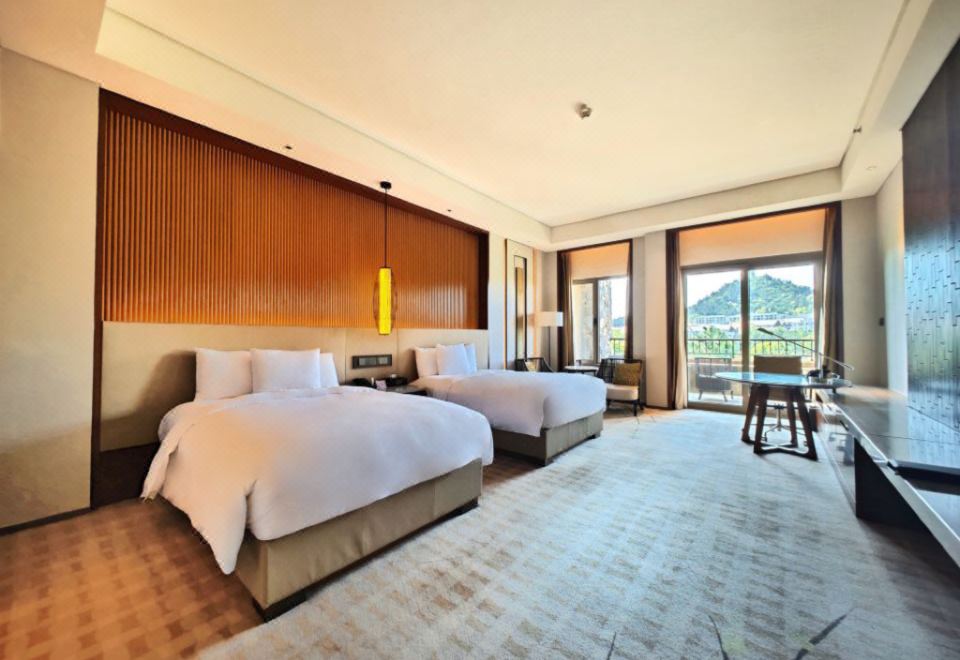 JW Marriott Hotel Zhejiang AnjiGolf Course Mountain View Balcony Twin Room
