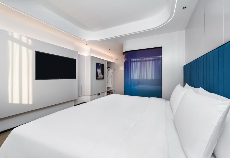 荷里活靈動雙拼大床房