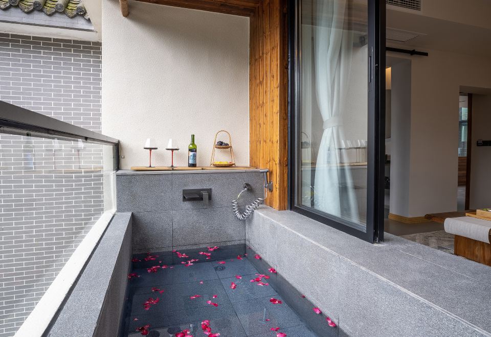 Qingcheng Mountain Qingwu HomestayFeatured Room - River-View (Double bed) (Air conditioner, floor heating)