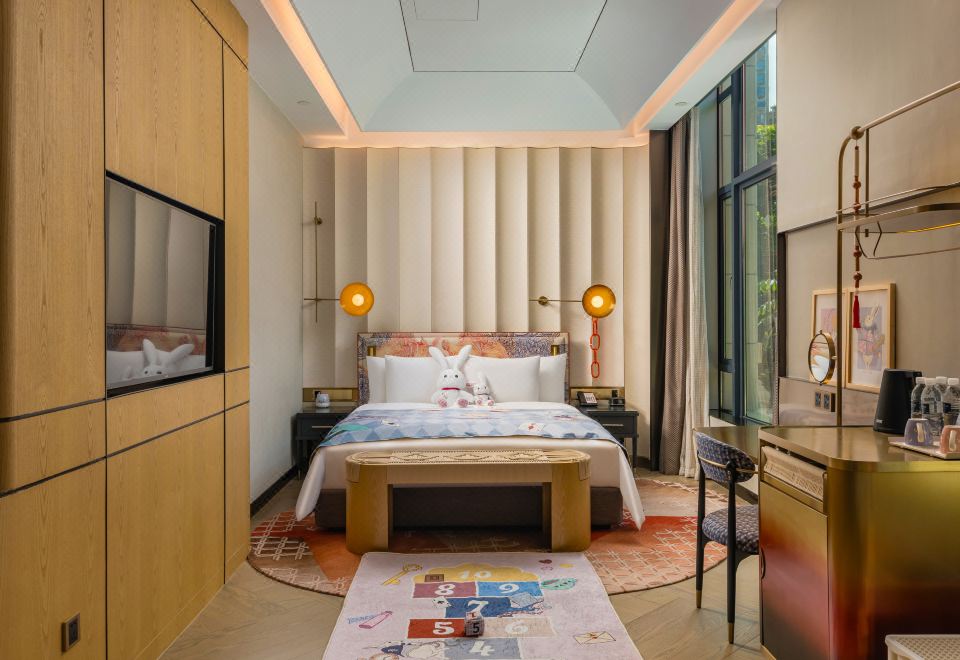 Hotel Indigo Xiamen Haicang1 King Premium Alice In Wonderland Theme