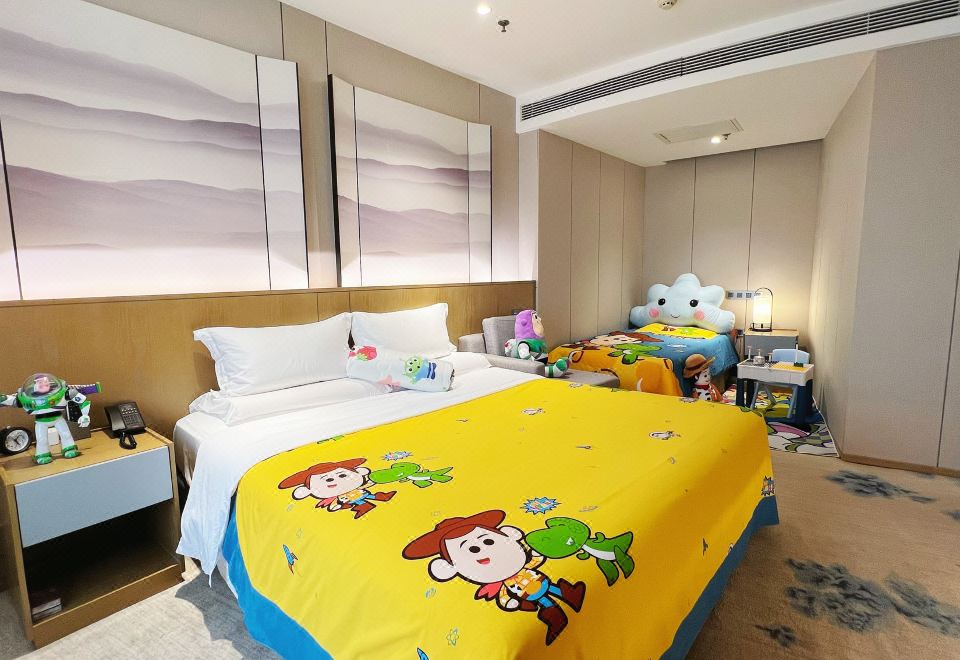 男孩主题大床房
