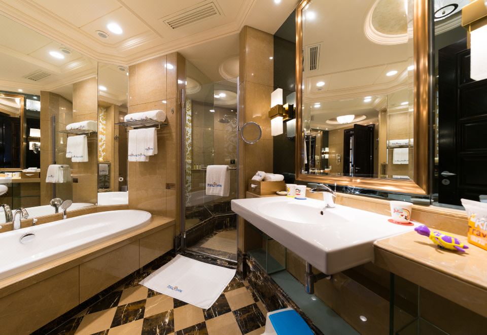 Chateau Star River GuangzhouCastle Family Friendly Room - River-View